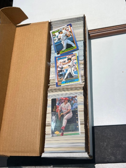 Lot of unchecked baseball