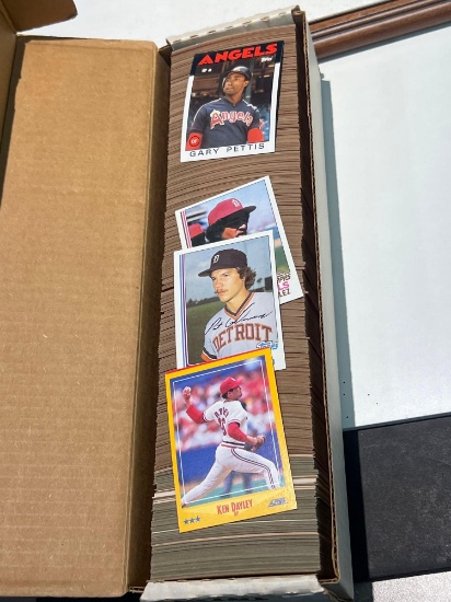 Lot of unchecked baseball