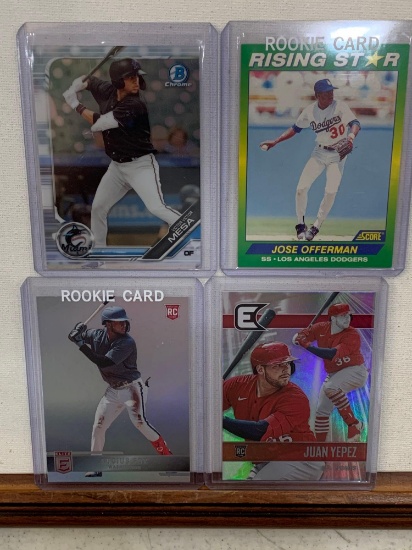 Assorted baseball cards