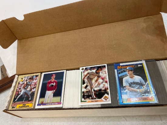 Lot of unchecked baseball