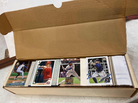 Lot of unchecked baseball