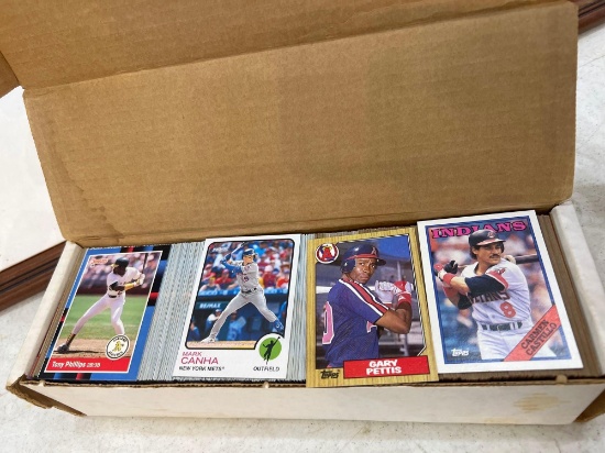 Lot of unchecked baseball