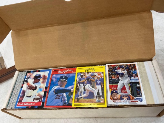 Lot of unchecked baseball