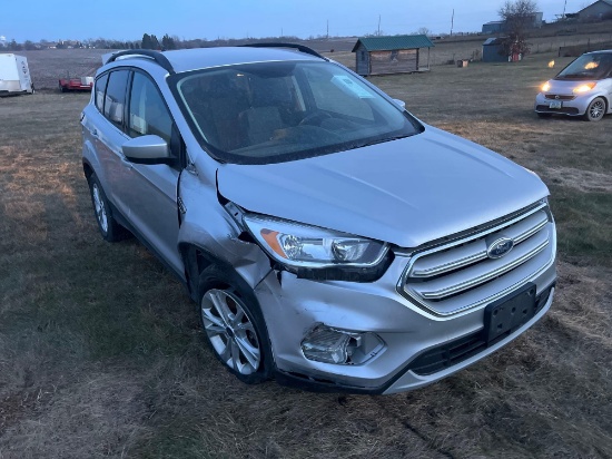 91081-2018 Ford Escape SE 105k miles front end damage starts with a jump