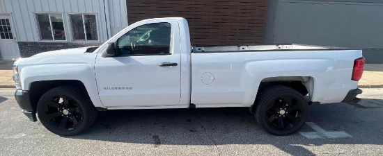 2018 Chevy c1500 4.3flex 2wd 6 cylinder single cab truck. with 80,6xx miles
