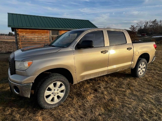 2009 Toyota Tundra Crewmax. 8 cylinder, 4x4 216k miles needs new wiring harness