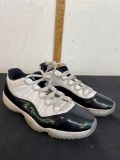 tennis shoes Jordan good condition