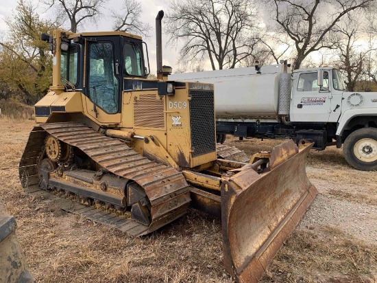 Caterpillar  SN 3CR00603 D5C9 Dozer with 15575 hours runs and operates as it should see description.