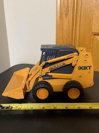 ERTL Case 90xt skid steer