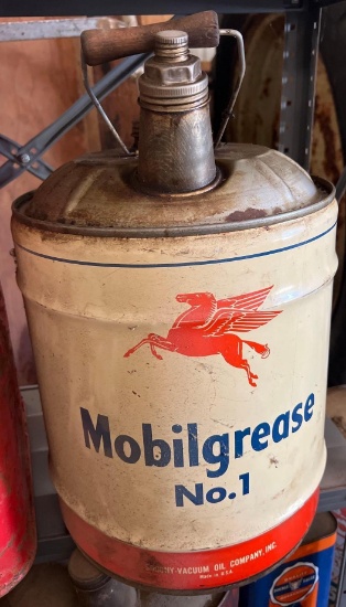 vintage Mobilgrease No. 1 can
