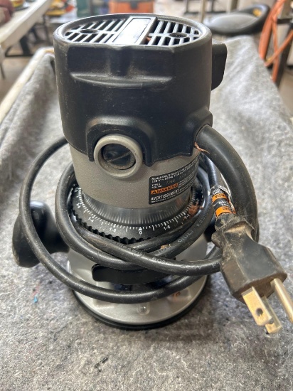 Porter Cable Model 690LR Router