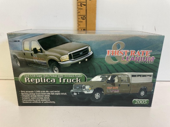 First rate leanium ford f250 super duty pickup with livestock hauler replica truck