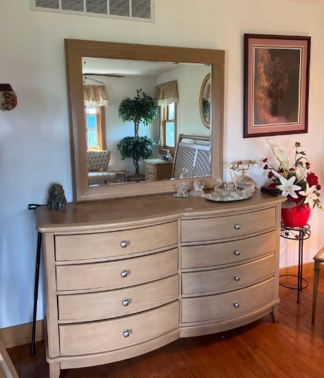 Dresser with mirror - contacts included 66x20x78