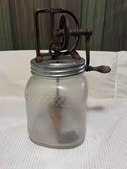 Daizy butter churn