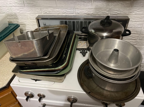 Lot of baking ware/pots