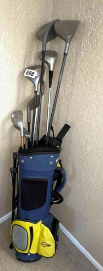 GOLF CLUBS IN BAG