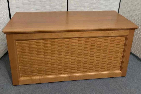 Longaberger WOVEN TRADITIONS CHEST NIB