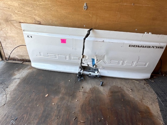 CHEVROLET SILVERADO TAIL GATE LT