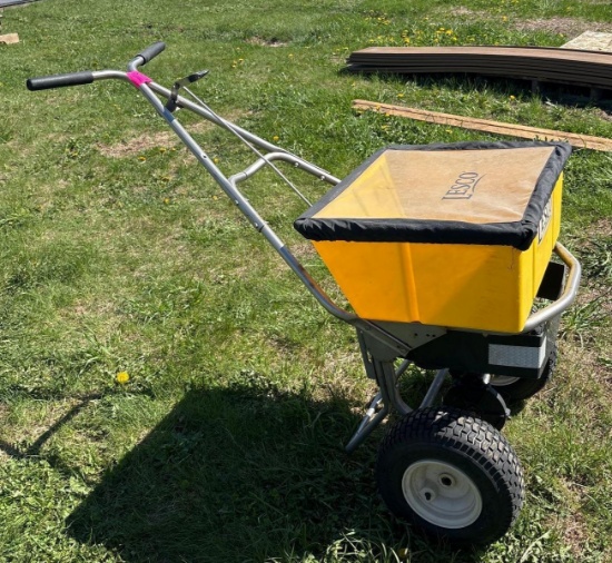 Lesco Commercial Broadcast Spreader