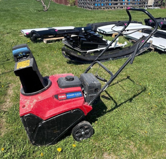 Toro Power Clear snow blower 721 series