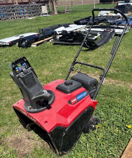 Toro Power Clear 721E snow blower