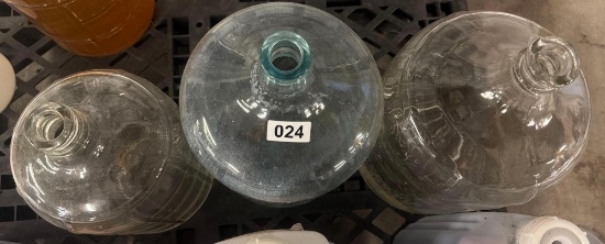 3 glass wine containers