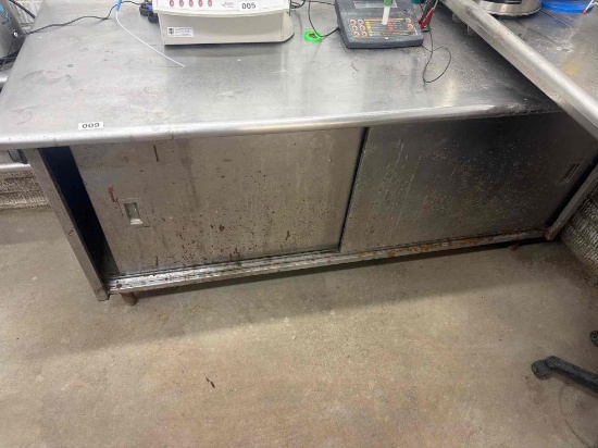 Stainless steel Work station with two tops, with slide doors