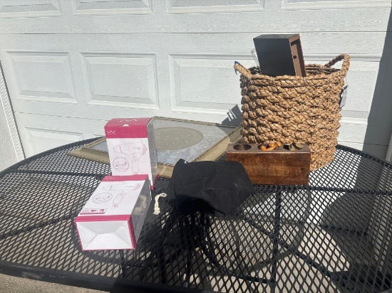 Hair dryers & decor