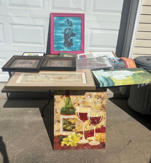 Pictures in frames/decor