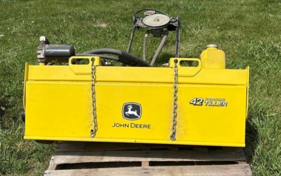 John Deere 42 Hydraulic Tiller like new condition came off a JD x540
