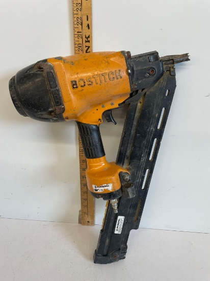 BOSTITCH NAIL GUN