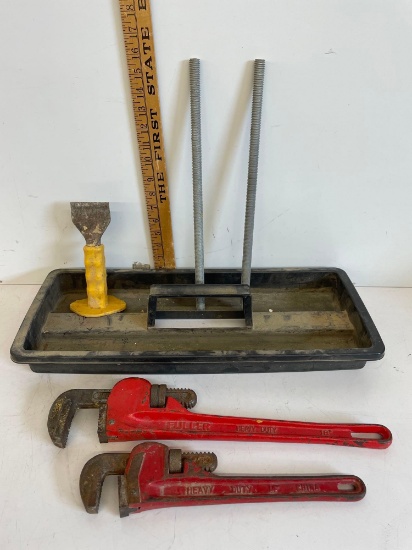 PIPE WRENCH 14 AND 18