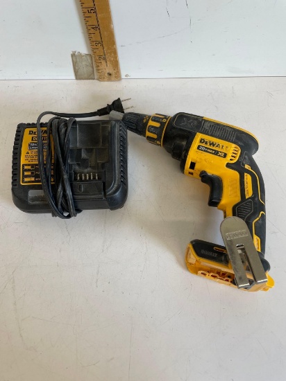 DEWALT 20V DRYWALL SCREWGUN AND CHARGER