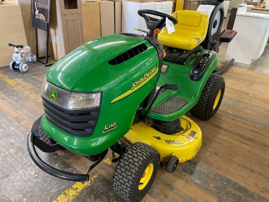 JOHN DEERE L110 LAWN MOWER only 66 Hours NEW BATTERY and Rear Weights