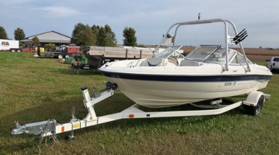 2003 Bayliner Model 20 Boat - 20 Feet 3 Inches - 5.0L MerCruiser - Kar Trailer