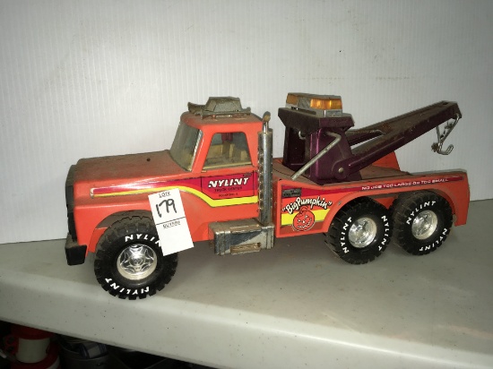 Nylint tow truck