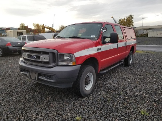 2004 Ford F250 XL Crew Cab Pickup