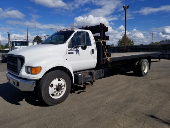 2000 Ford F650 Flatbed Truck