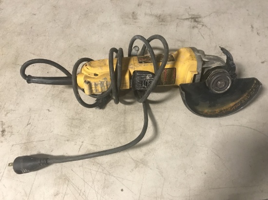 DeWalt d28402 Angle Grinder