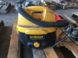 Dewalt DC500 Wet/Dry Shop Vac