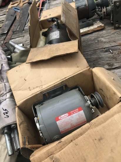 Dayton Split Phase AC Electric Motor