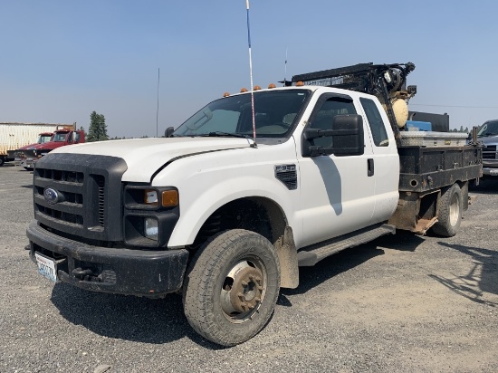 2008 Ford F350 XL SD Extra Cab Flatbed Truck