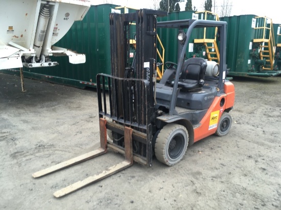 2013 Toyota 8FGU25 Forklift