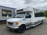 2003 Ford E450 SD Shuttle Bus