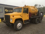 1981 International 1900 T/A Fuel & Lube Truck