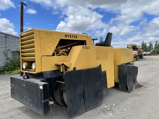 Hyster C550A Pneumatic Roller