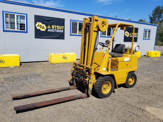 Caterpillar V50B Fork Lift