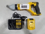 Dewalt DCS494 Cordless 14 gauge Shear