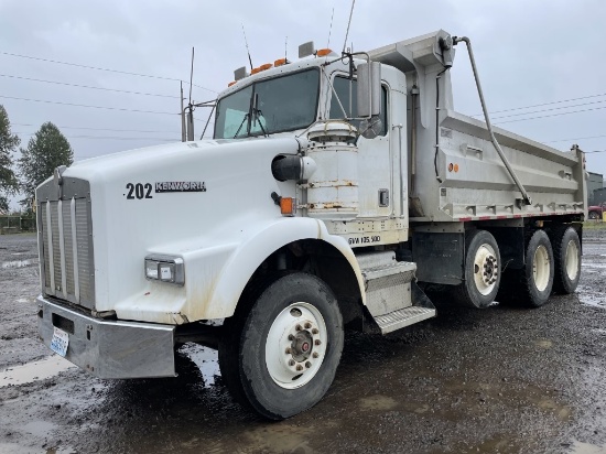 1997 Kenworth T800 Tri-Axle Dump Truck