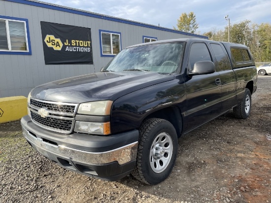 2007 Chevrolet Silverado Extra Cab Pickup